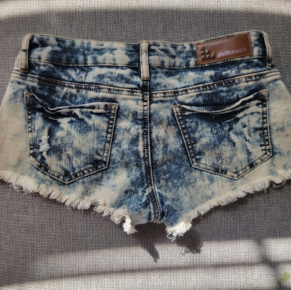 Shorts - Picture 2 of 2